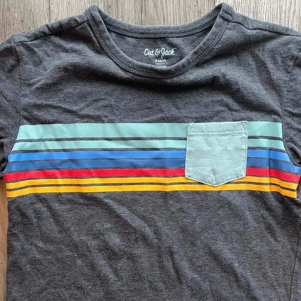Cat & Jack Boys Short Sleeve T-Shirt Striped Pocket Tee Gray Blue Red Small 6/7